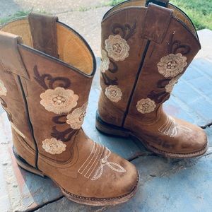 Toddler size 10 cowgirl boots
